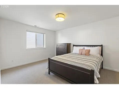 462 Turnberry Avenue Woodburn OR 97071
