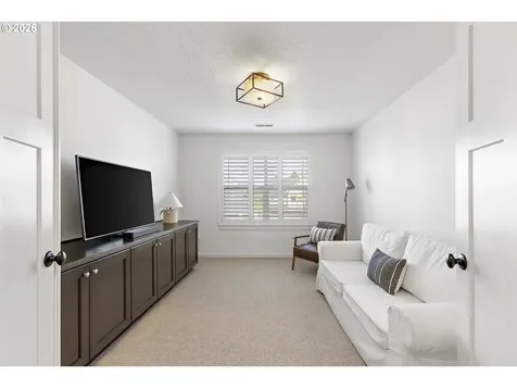 462 Turnberry Avenue Woodburn OR 97071