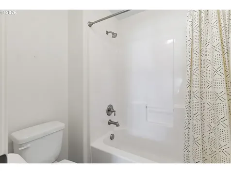462 Turnberry Avenue Woodburn OR 97071