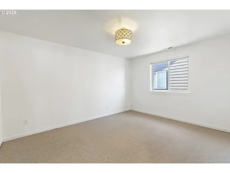 462 Turnberry Avenue Woodburn OR 97071