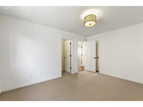 462 Turnberry Avenue Woodburn OR 97071