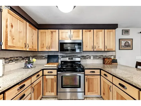1011 Rose Street Junction City OR 97448
