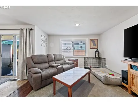 1011 Rose Street Junction City OR 97448