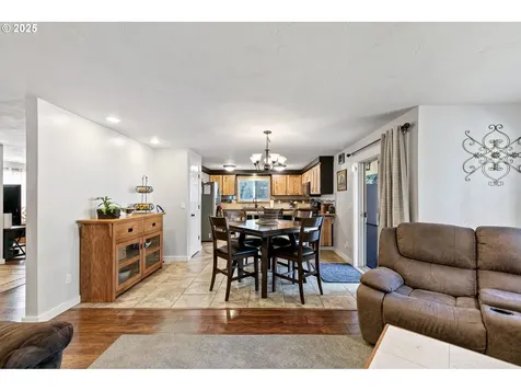 1011 Rose Street Junction City OR 97448
