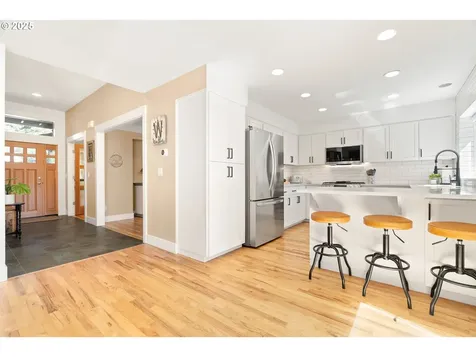 30946 SW River Lane Road West Linn OR 97068