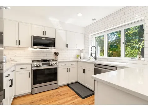 30946 SW River Lane Road West Linn OR 97068