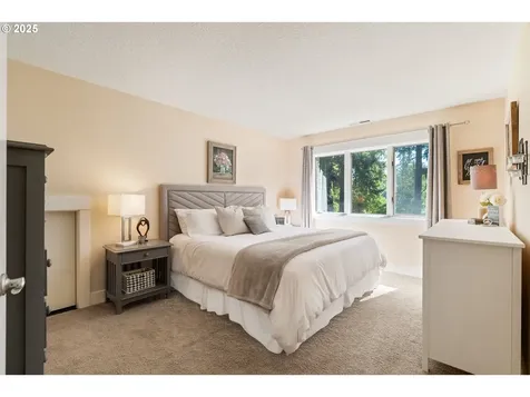 30946 SW River Lane Road West Linn OR 97068