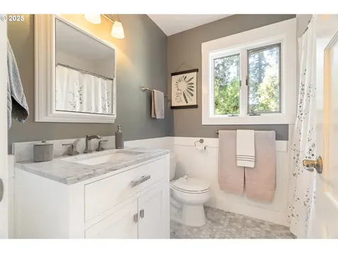 30946 SW River Lane Road West Linn OR 97068
