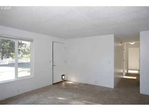 3803 Peppertree Drive Eugene OR 97402