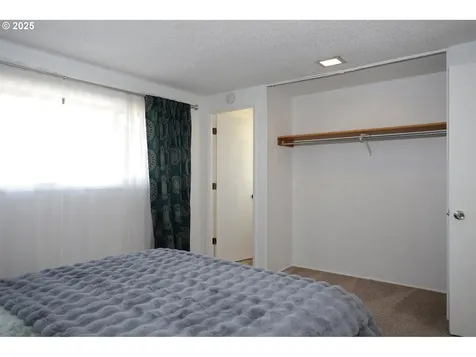 3803 Peppertree Drive Eugene OR 97402
