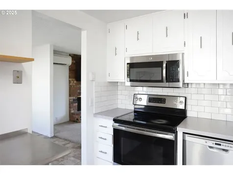 3803 Peppertree Drive Eugene OR 97402