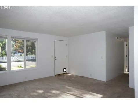 3803 Peppertree Drive Eugene OR 97402