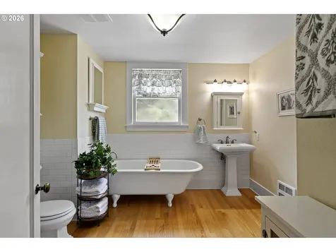 525 Park Avenue Coos Bay OR 97420