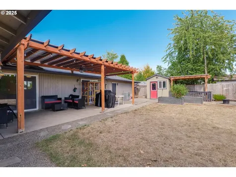 2017 Amirante Street Eugene OR 97402