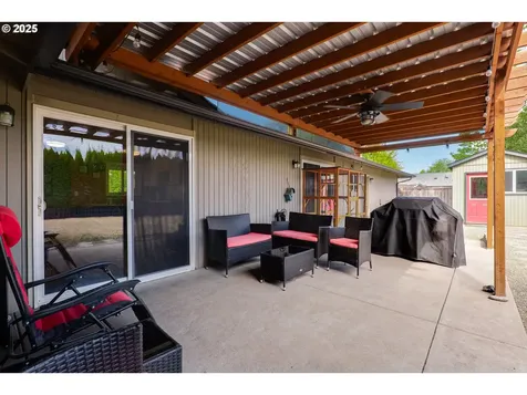 2017 Amirante Street Eugene OR 97402