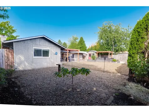 2017 Amirante Street Eugene OR 97402
