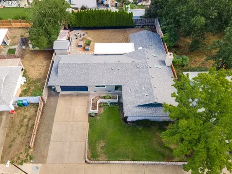 2017 Amirante Street Eugene OR 97402