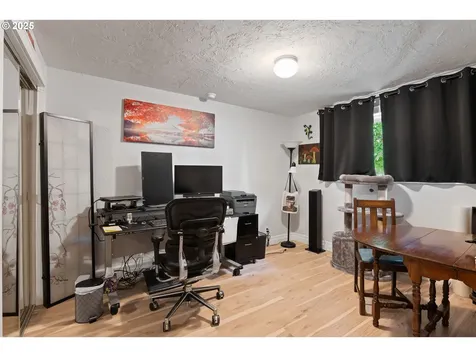 2017 Amirante Street Eugene OR 97402