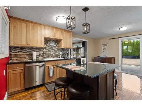2017 Amirante Street Eugene OR 97402