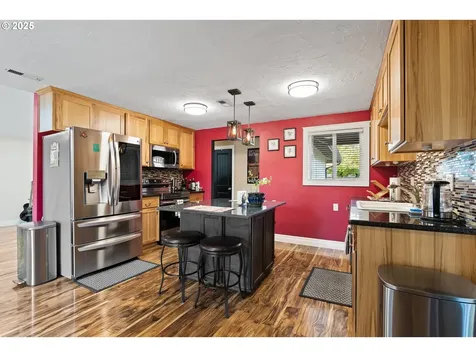 2017 Amirante Street Eugene OR 97402