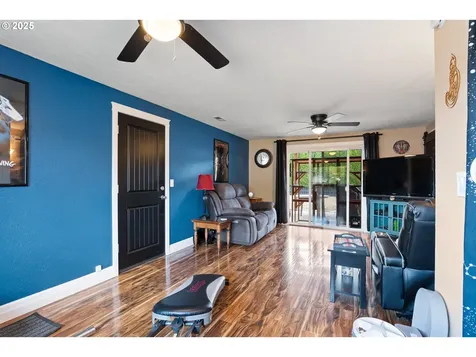 2017 Amirante Street Eugene OR 97402