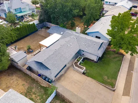 2017 Amirante Street Eugene OR 97402