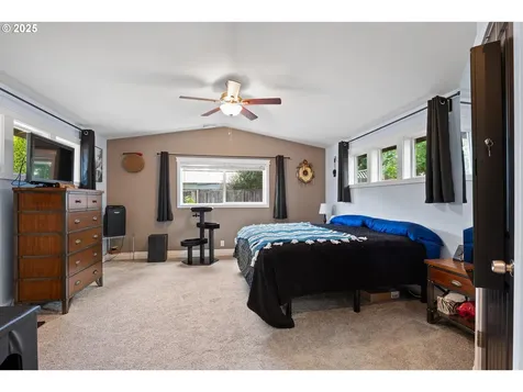 2017 Amirante Street Eugene OR 97402