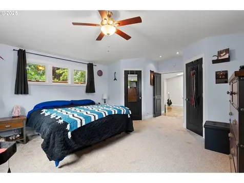 2017 Amirante Street Eugene OR 97402