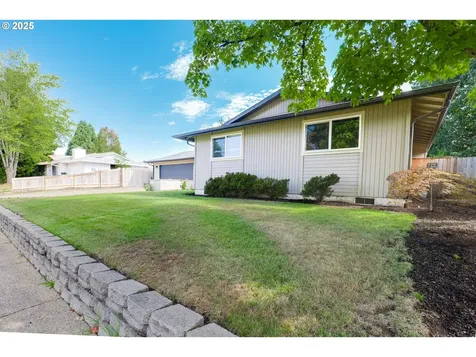 2017 Amirante Street Eugene OR 97402