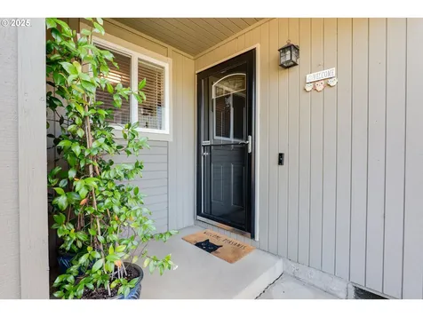 2017 Amirante Street Eugene OR 97402
