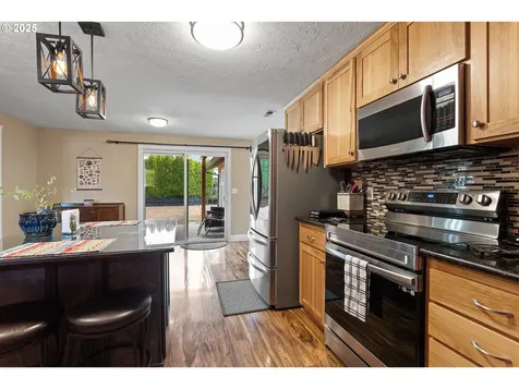 2017 Amirante Street Eugene OR 97402