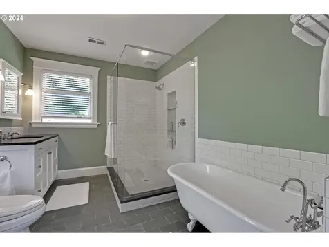 2514 NW Westover Road Portland OR 97210