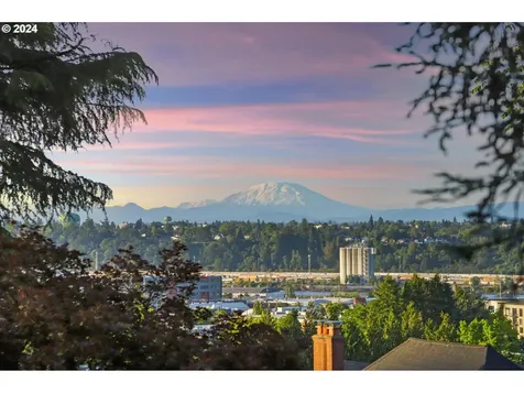 2514 NW Westover Road Portland OR 97210