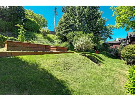 2514 NW Westover Road Portland OR 97210