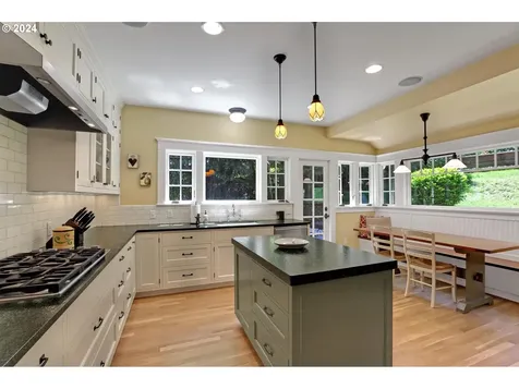 2514 NW Westover Road Portland OR 97210