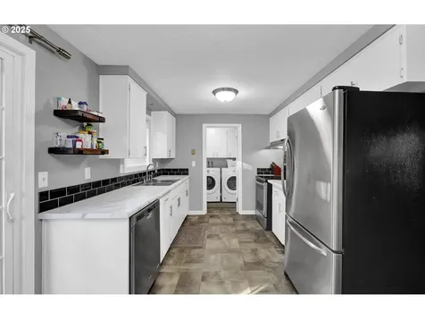 1756 10th Street Springfield OR 97477