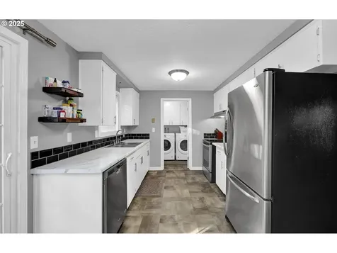 1756 10th Street Springfield OR 97477