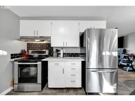 1756 10th Street Springfield OR 97477