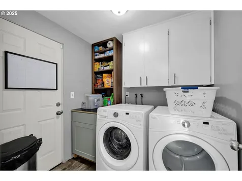 1756 10th Street Springfield OR 97477