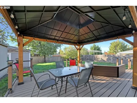 1756 10th Street Springfield OR 97477