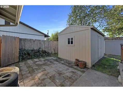 1756 10th Street Springfield OR 97477