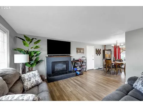 1756 10th Street Springfield OR 97477