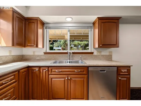 5919 NW Garfield Avenue Vancouver WA 98663