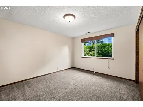 5919 NW Garfield Avenue Vancouver WA 98663