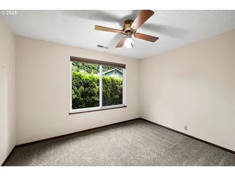 5919 NW Garfield Avenue Vancouver WA 98663
