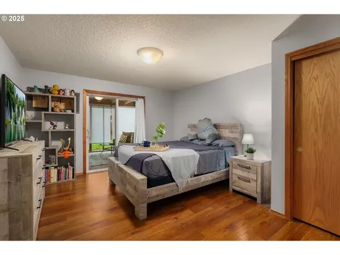 8000 Stoneoaks Court Gladstone OR 97027