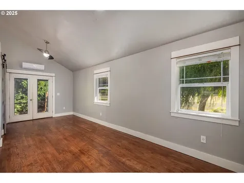 590 Colonial Drive Springfield OR 97477