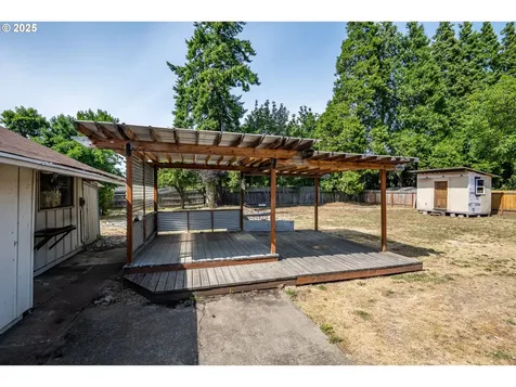 590 Colonial Drive Springfield OR 97477
