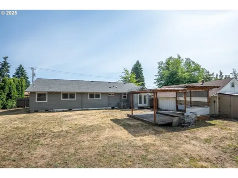 590 Colonial Drive Springfield OR 97477