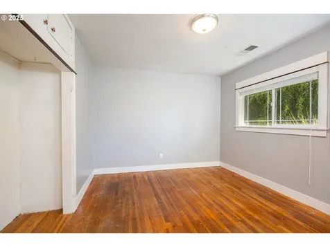 590 Colonial Drive Springfield OR 97477